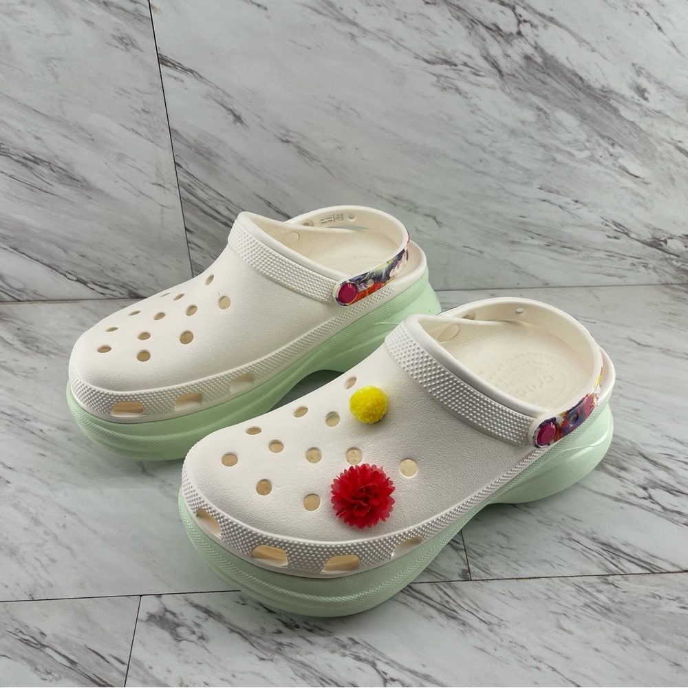 Crocs Iconic Comfort Platform Clogs